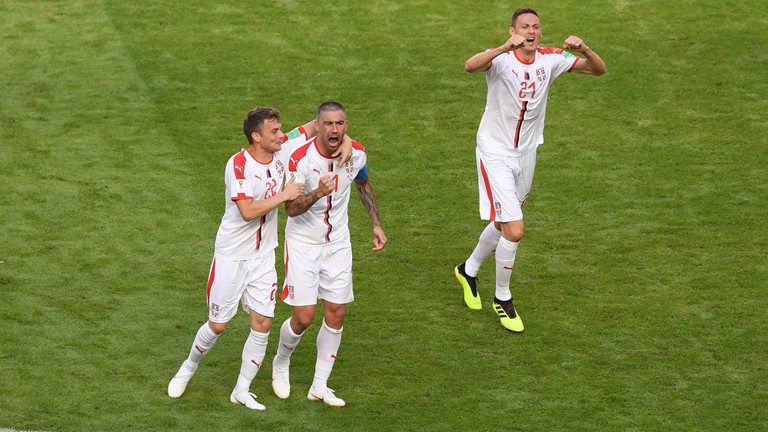 Kolarov marca um belo gol de falta e dá a vitória à Sérvia frente a Costa Rica - Foto: Getty Images/FIFA