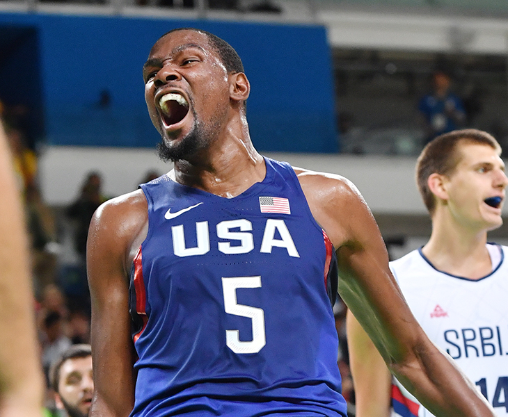 Kevin Durant marcou 30 pontos na final do basquete masculino diante da Sérvia - Foto: Jesse D. Garrabrant/NBAE via Getty Images