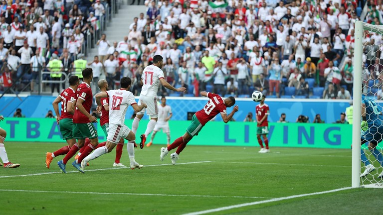 O desvio para o gol contra deu a vitória para o Irã frente ao Marrocos - Foto: Getty Images/FIFA