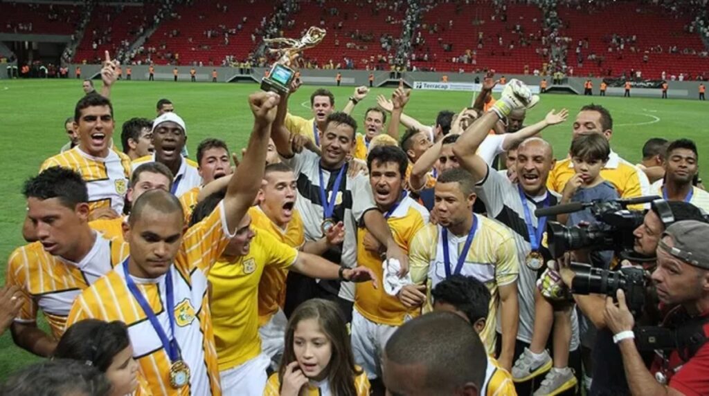 Brasiliense campeão Candango contra o Brasília em 2013 (Créditos: Divulgação / Brasiliense)
