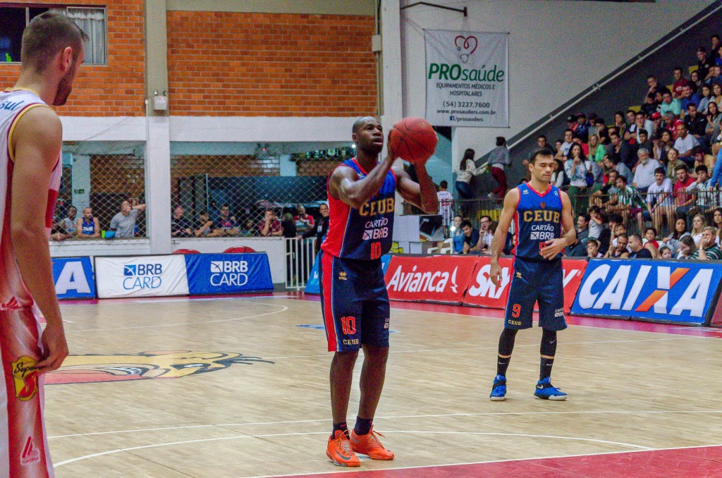 Alex foi um dos destaques da partida, ao enfrentar o ex-clube, marcando 14 pontos - Foto: Geremias Orlandi/Caxias do Sul Basquete