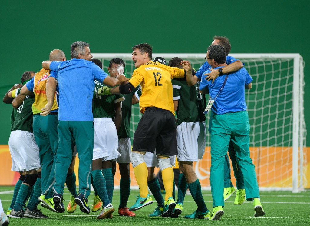 Seleção brasileira venceu por 1x0 e faturou o ouro no futebol de 5 - Foto: Bob Martin/OIS/IOC