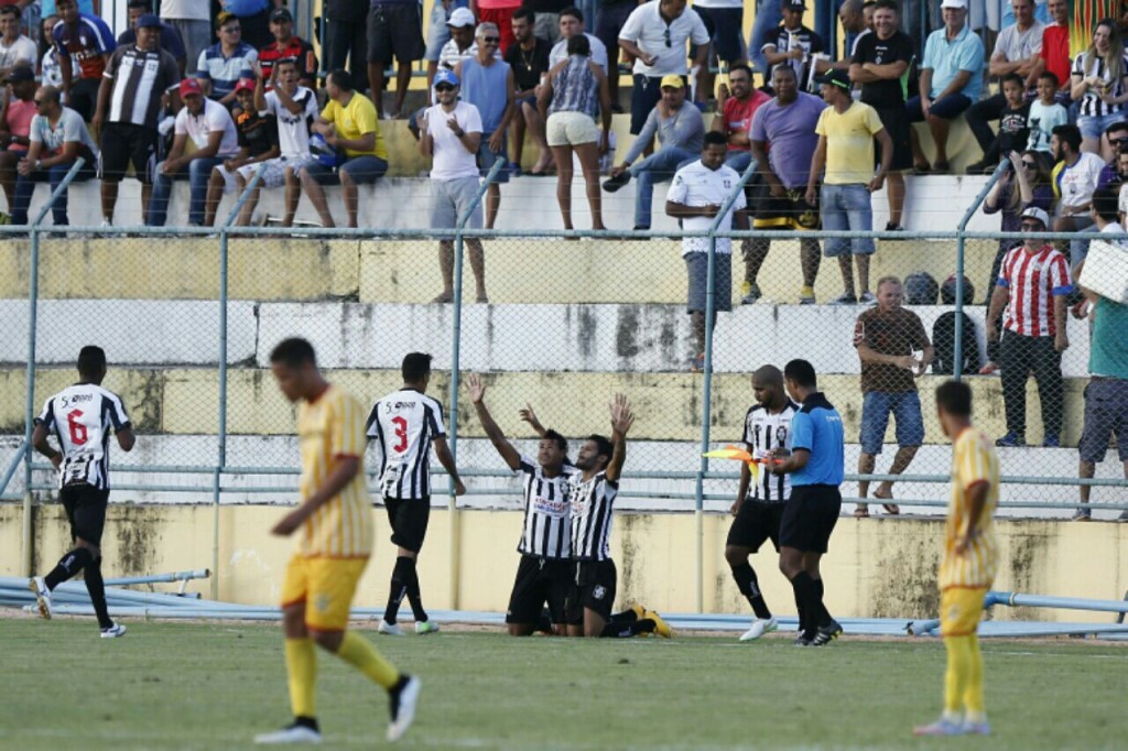 Clécio marca o gol da vitória do Ceilândia e deixa o gato preto a um passo da grande final - Foto: Daniel Ferreira/Metropoles.com
