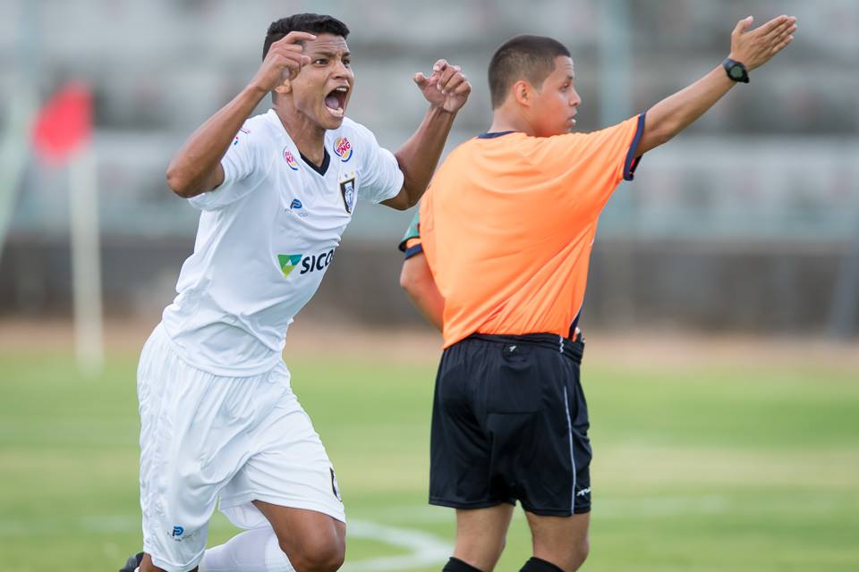 Adriano marcou um golaço aos 33 minutos do segundo tempo - Foto: Carlos Teixeira/Agência EB