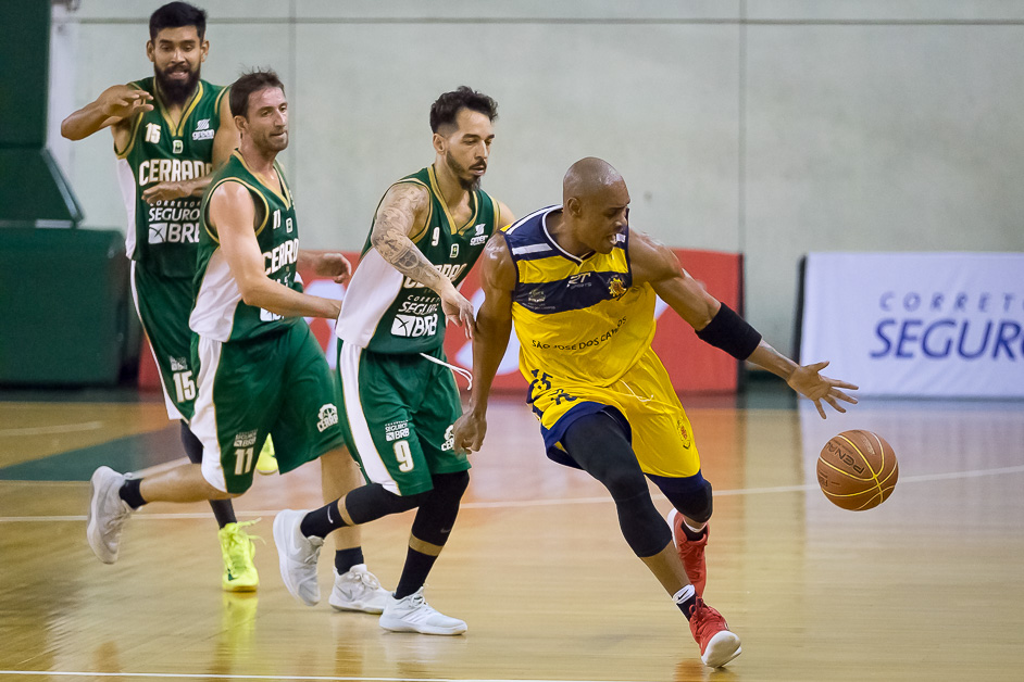 Fred Santos estreou pelo Cerrado Basquete: quatro pontos, cinco assistências e cinco rebotes - Foto: Carlos Teixeira/Agência EB