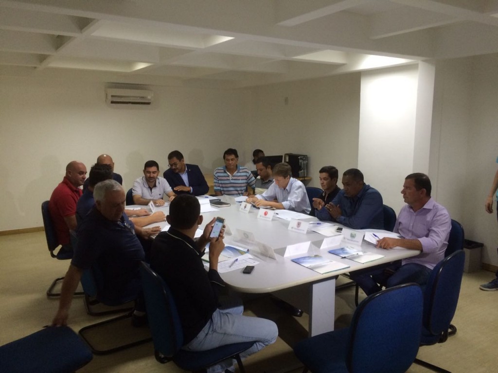 Representantes dos times se reuniram na sede da FFDF para a segunda reunião do Conselho Arbitral. Apenas Gama e Paracatu faltaram - Foto: Pedro Breganholi/C.A.Taguatinga