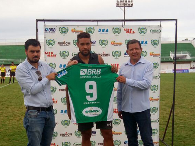 Davidson foi apresentado como novo reforço do Formosa para o Candangão - Foto: Bruno Henrique Moura/Agência EB