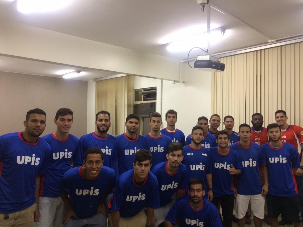 Elenco do Paranoá, em parceria com a Upis, vai jogar a Copa Brasília Sub-20 e depois o Candangão 2018 - Foto: Luis Felipe/Divulgação