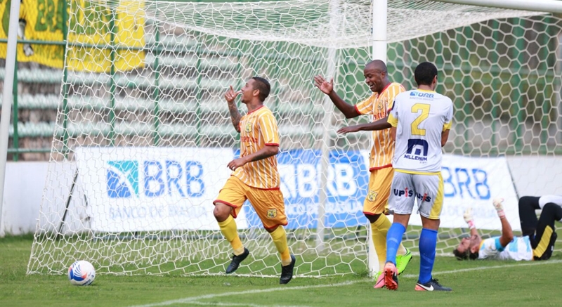 Luquinhas e Reinaldo marcam gols da vitória do Brasiliense, garantindo o jacaré nas quartas de final do Candangão - Foto: Michael Melo/Metropoes.com
