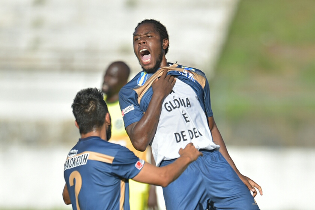 Daniel marca o gol que deu a vitória ao Real frente ao Samambaia - Foto: Ricardo Botelho/Real FC