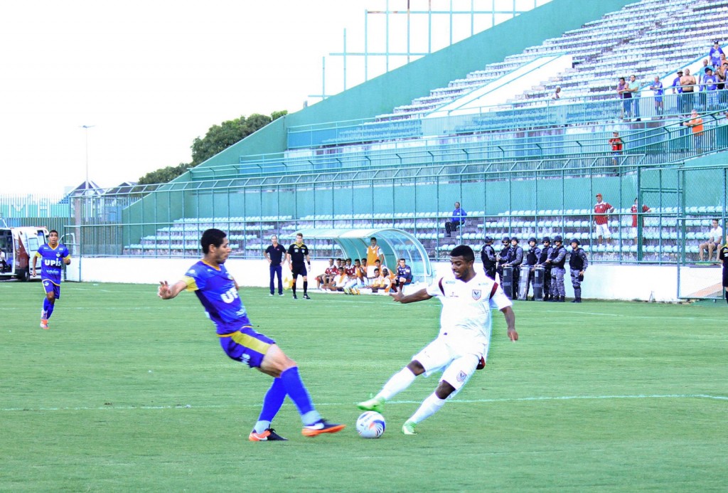 Santa Maria e Paranoá tem o mesmo número de pontos (08), mas o grená candango está na frente pelo saldo de gols - Foto: Milo Resende/Especial para a EB