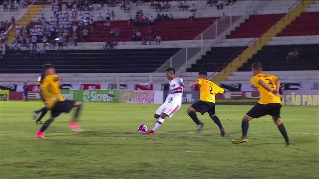 São Paulo virou o placar ainda no primeiro tempo, após um começo avassalador do Cruzeiro - Foto: Reprodução/TV