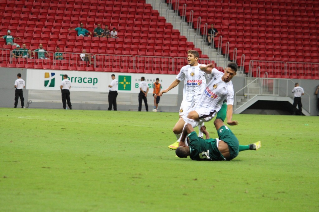 Jogo foi das duas equipes terem chances de marcar no primeiro tempo e de domínio completo do Sobradinho no segundo tempo - Foto: Douglas Oliveira/SEGama