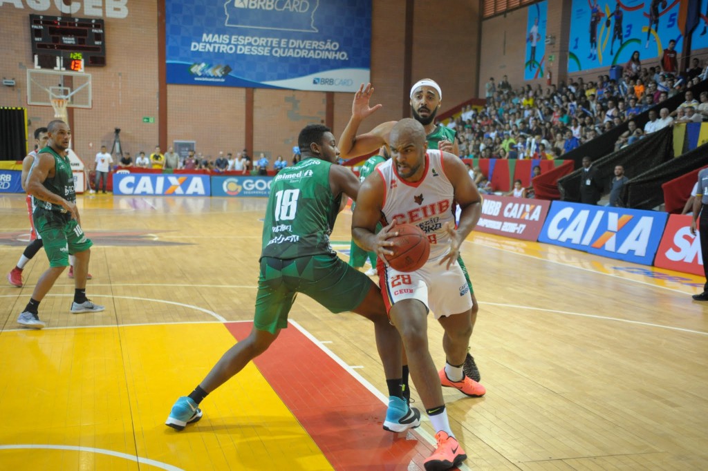 Lucas Mariano comandou vitória brasiliense diante do Bauru - Foto: Brito Junior/UniCEUB